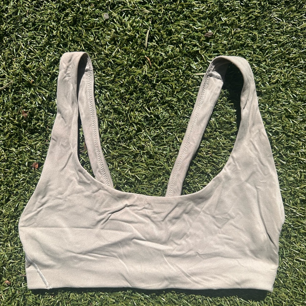 Lululemon Light Grey/Beige Scoop Sportsbra